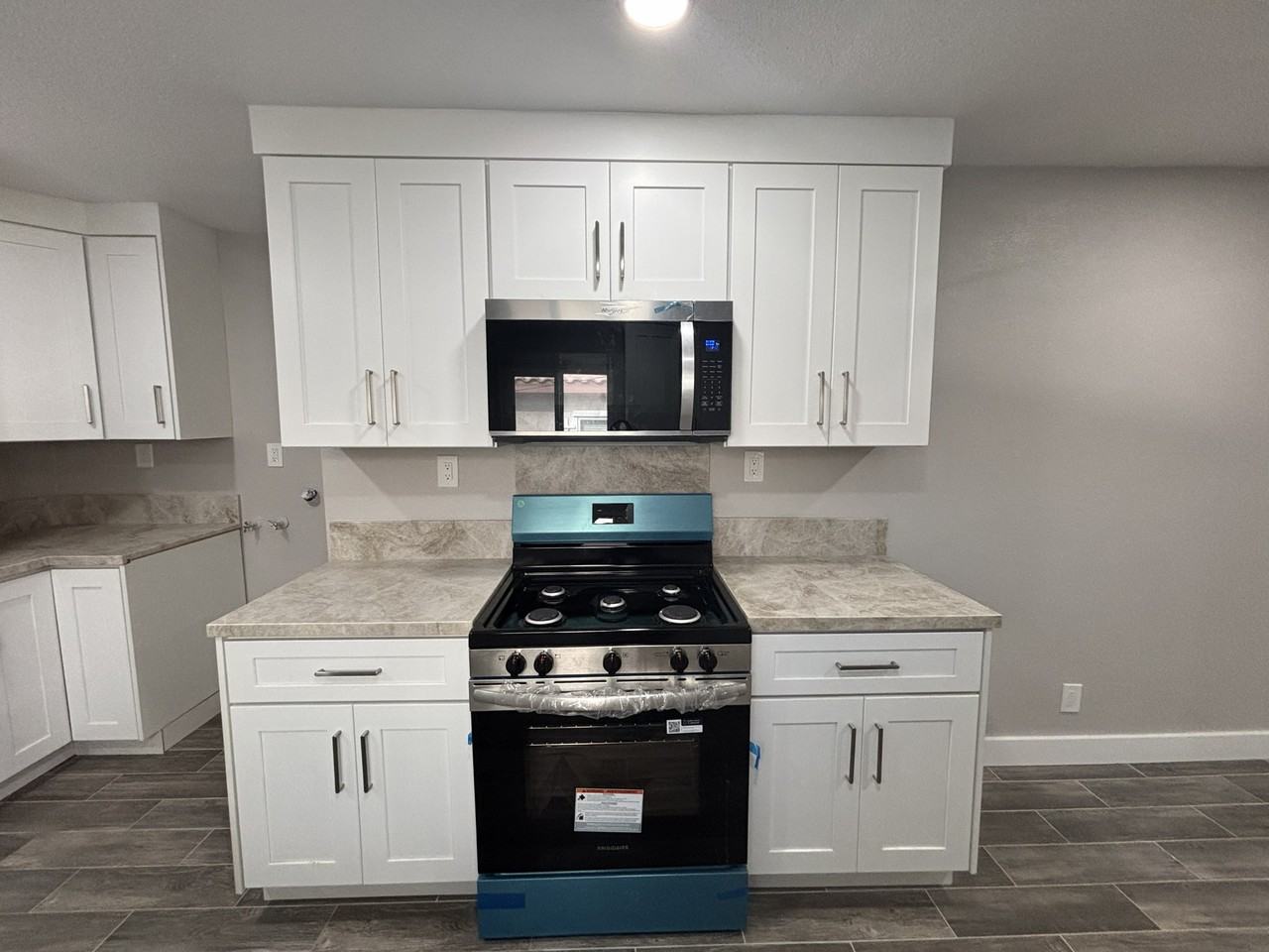 9420 Olive St - Photo 5 of 19