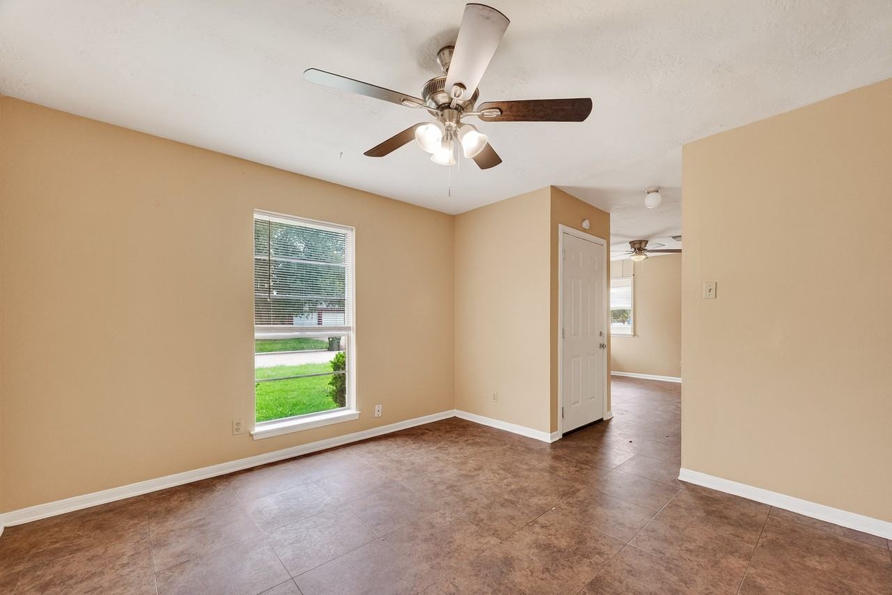 4826 Redfish Reef Dr - Photo 5 of 32