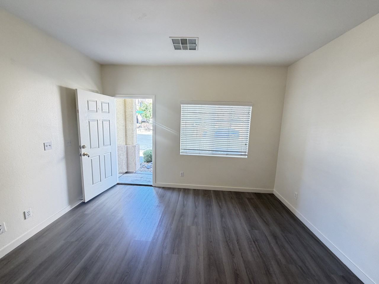11122 African Sunset St - Photo 6 of 46