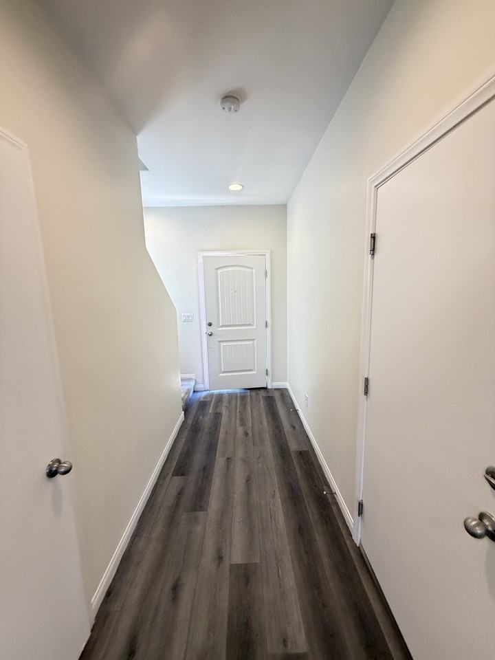 6070 Forest Archer Pl - Photo 4 of 49