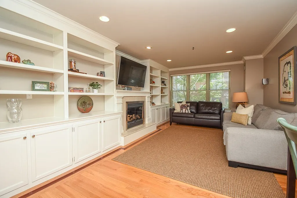 300 Allston St - Photo 4 of 15