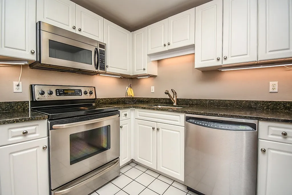 300 Allston St - Photo 5 of 15