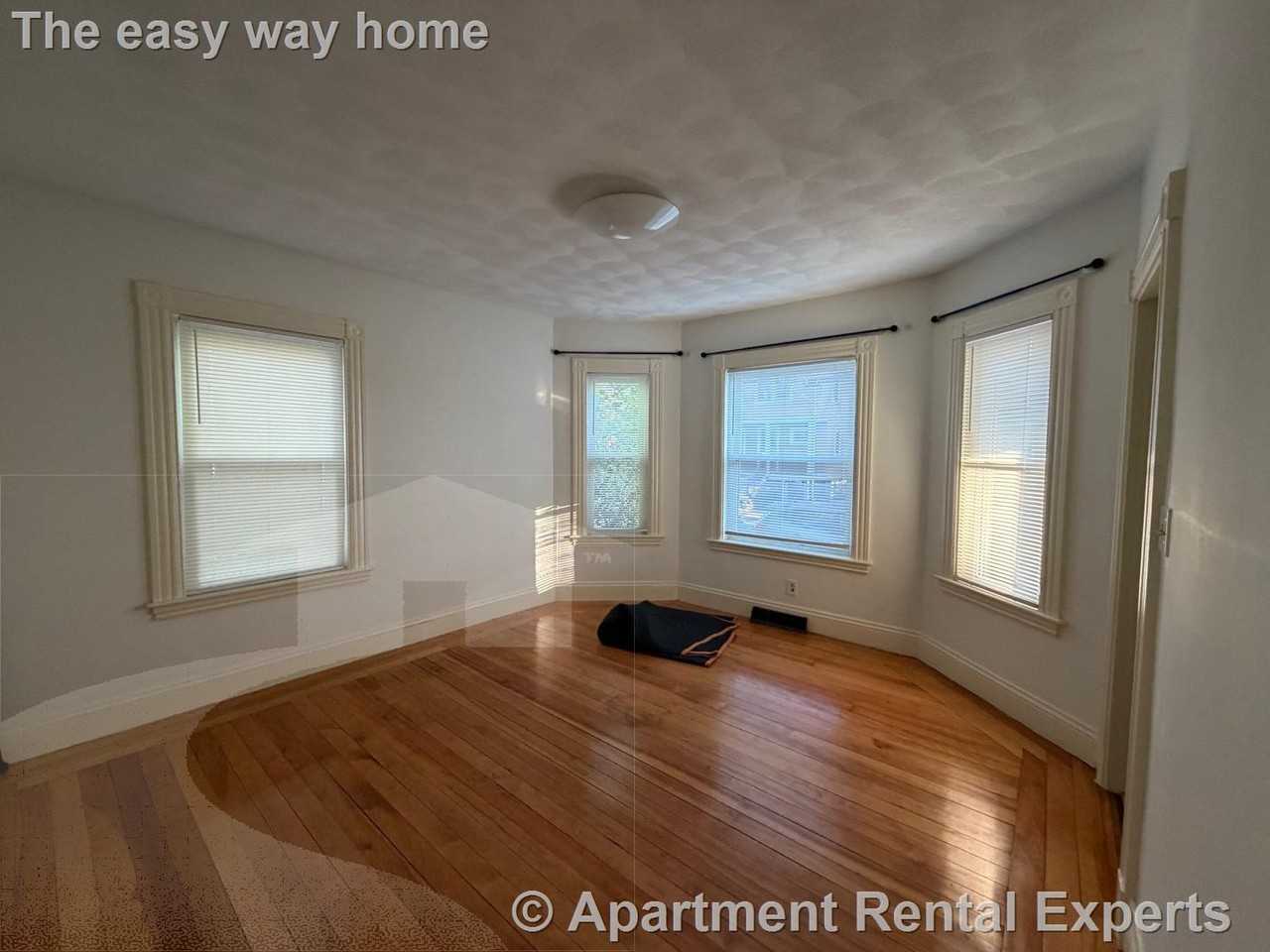 87 Marshall St #1 - Photo 5 of 11
