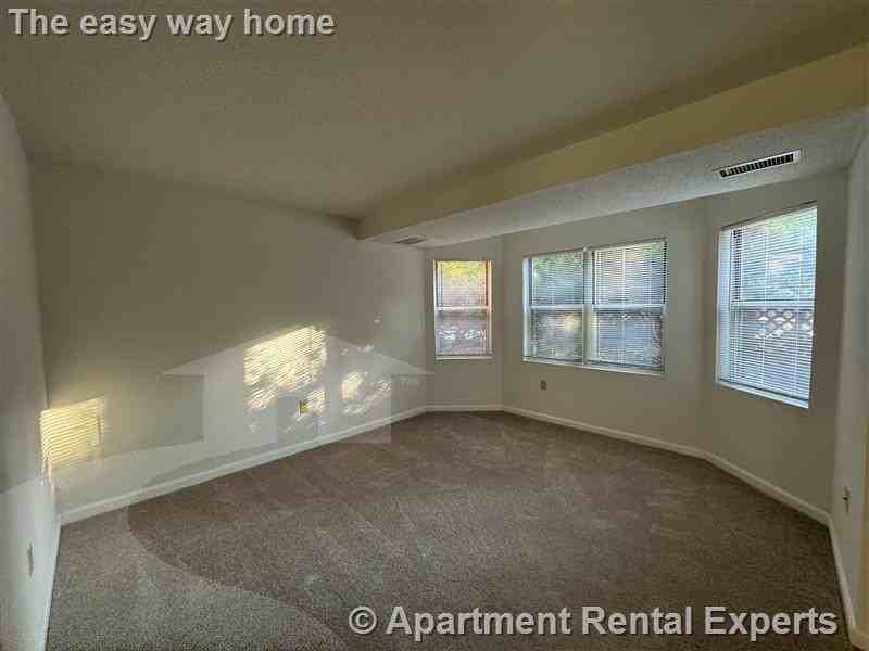 175 Beacon St #G03 - Photo 4 of 8