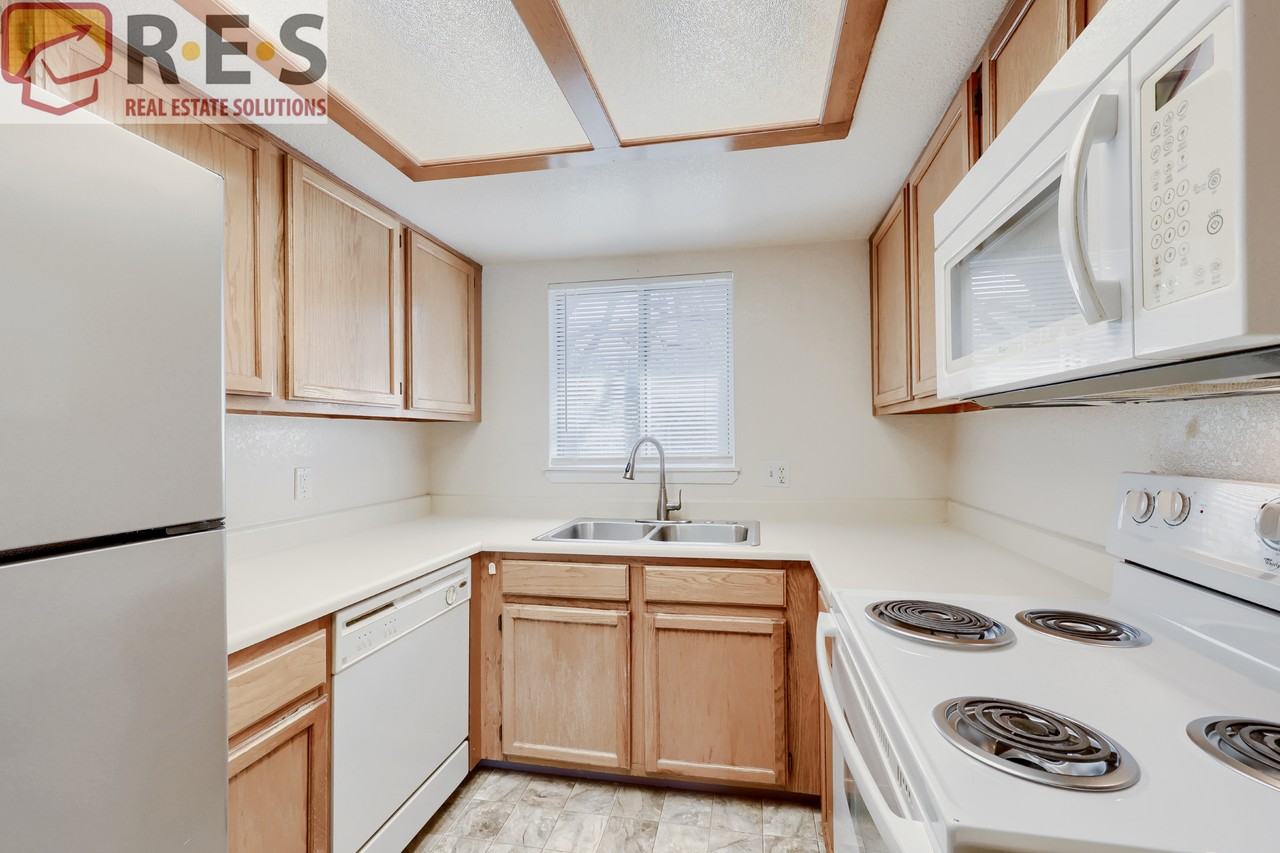 1302 S Cathay Ct #202 - Photo 5 of 17