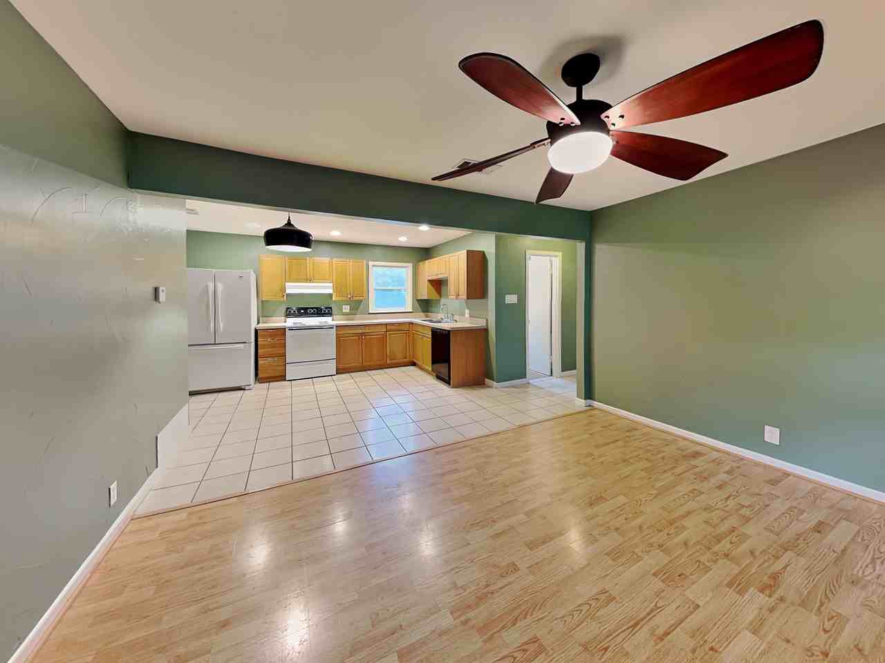 412 Harrison Ln - Photo 3 of 15