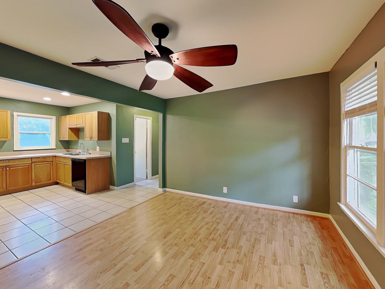 412 Harrison Ln - Photo 4 of 15