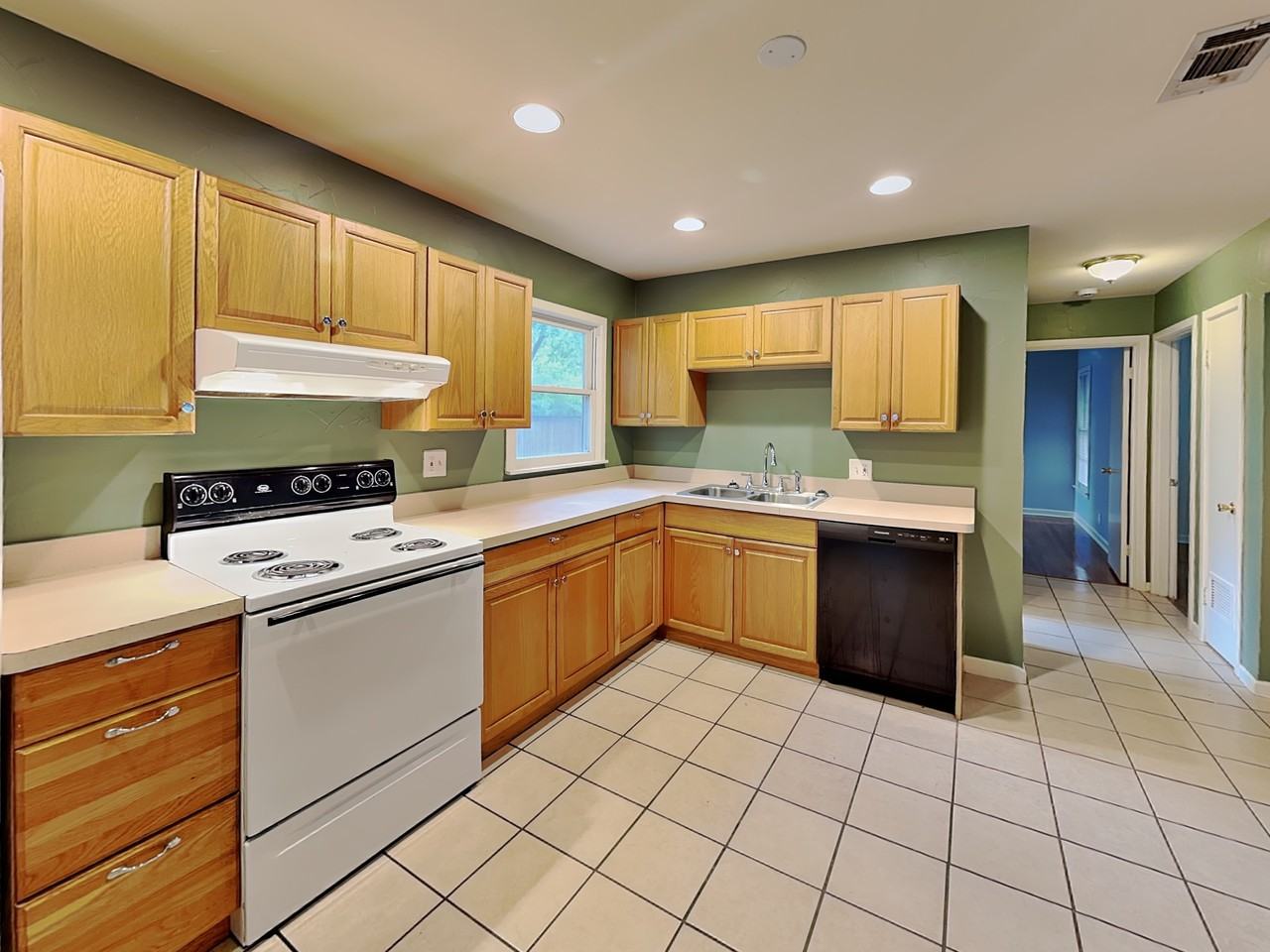 412 Harrison Ln - Photo 6 of 15
