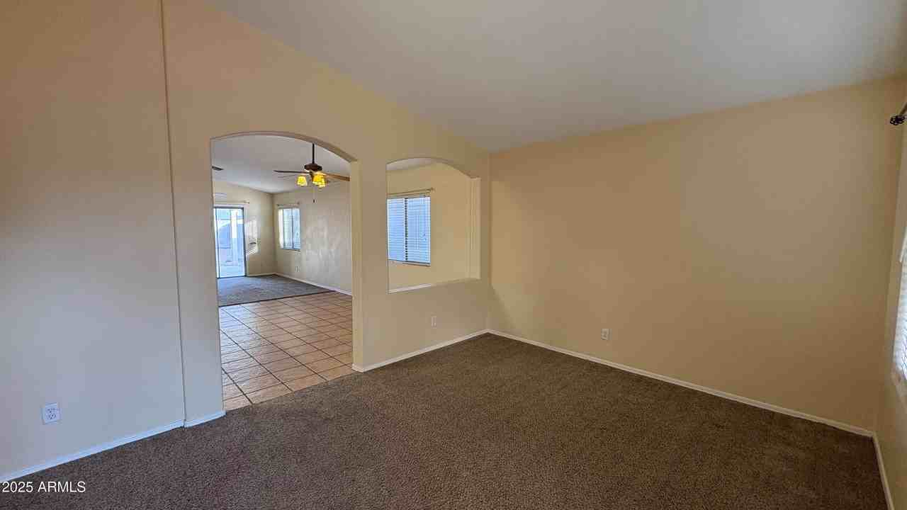 13002 W Hearn Rd - Photo 3 of 30