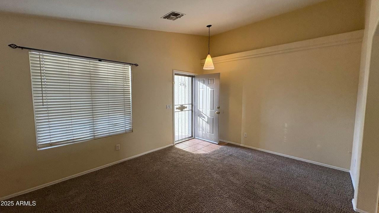 13002 W Hearn Rd - Photo 5 of 30