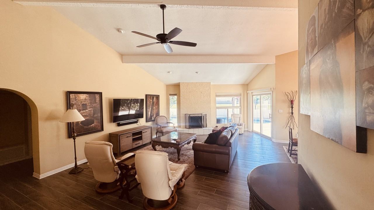 8915 N 84th Way - Photo 4 of 22