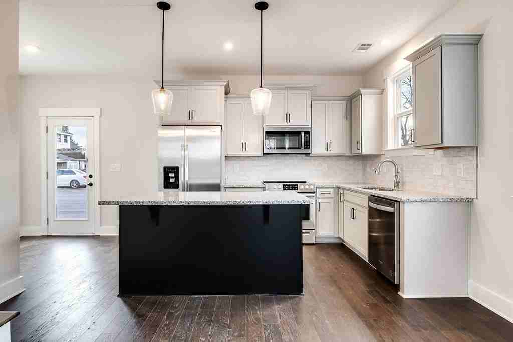 2009 23rd Ave N #C - Photo 5 of 7