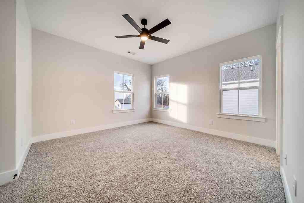 2009 23rd Ave N #C - Photo 6 of 7