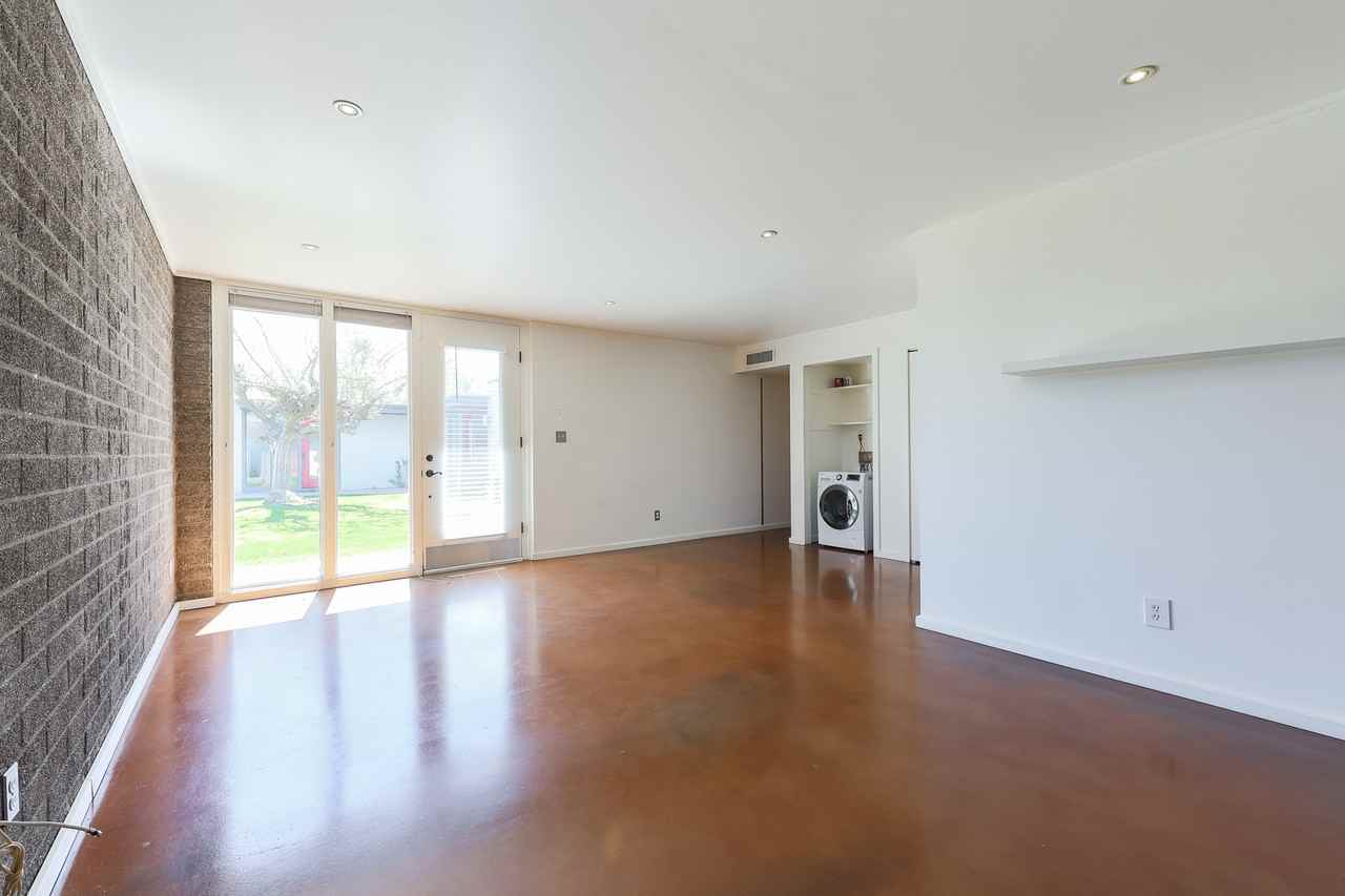 4202 N 38th St #8 - Photo 5 of 26