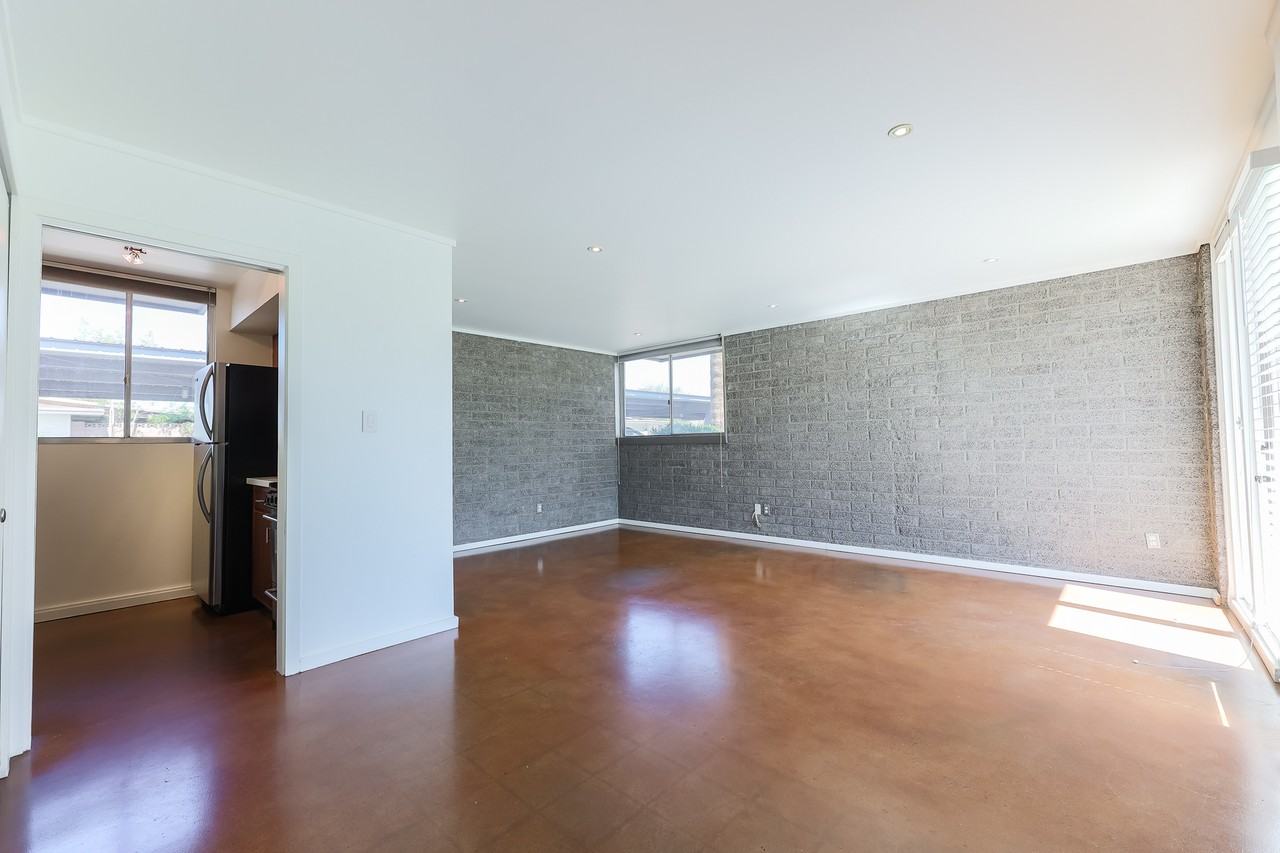 4202 N 38th St #8 - Photo 6 of 26