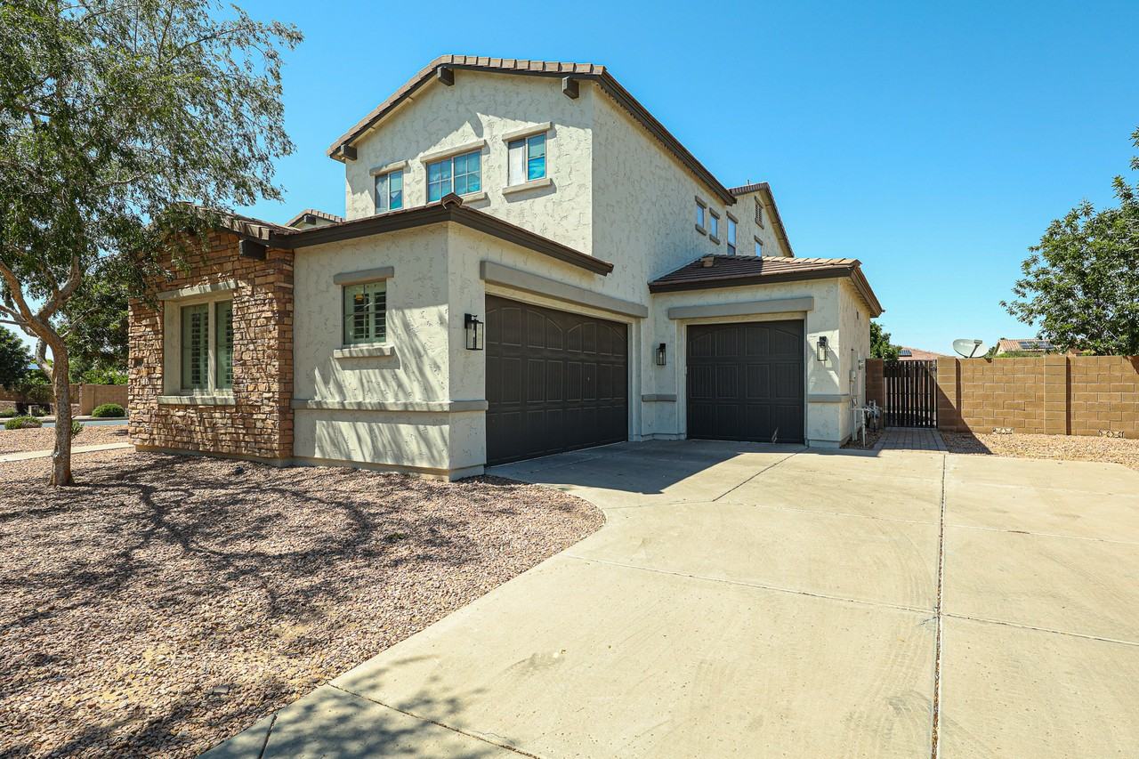 18676 E Braeburn Ln - Photo 6 of 50
