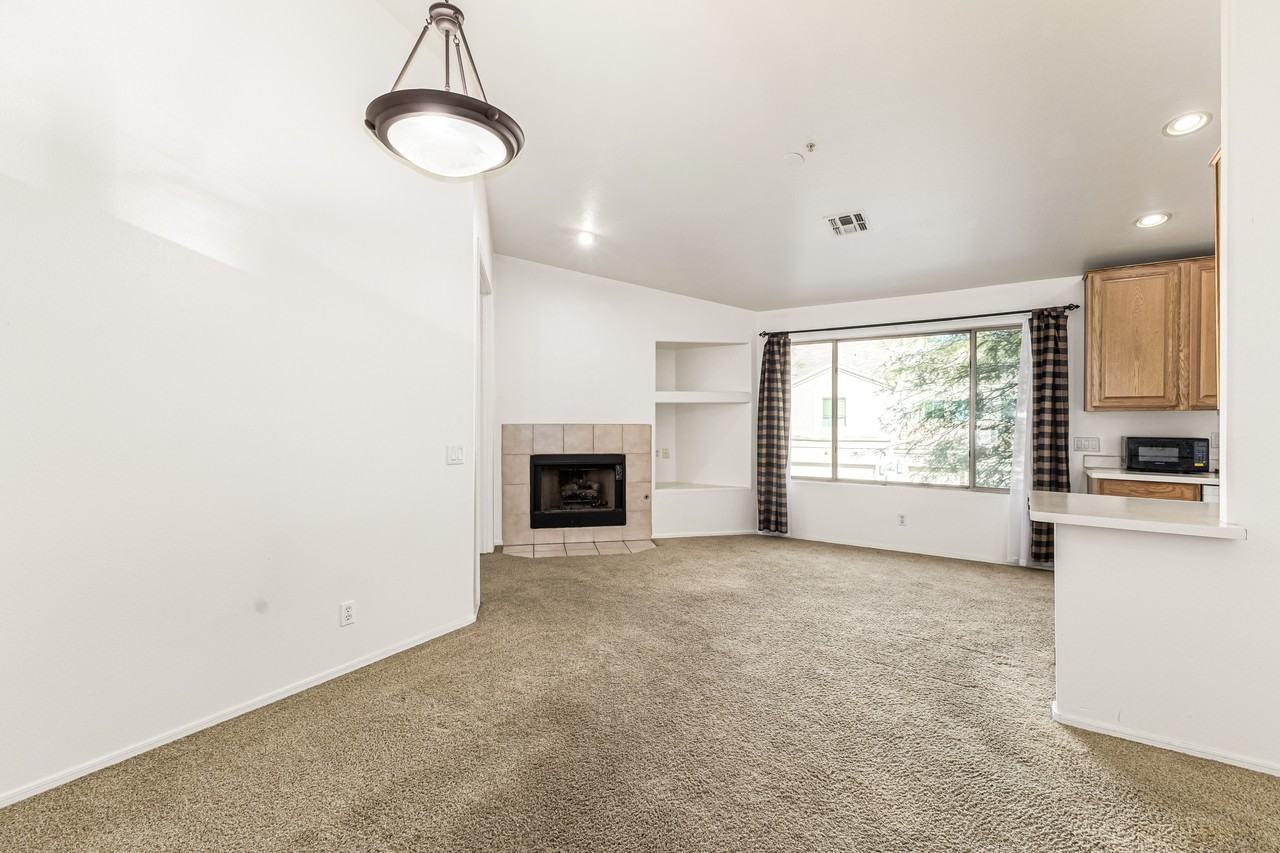 7550 E Earll Dr #74 - Photo 5 of 30