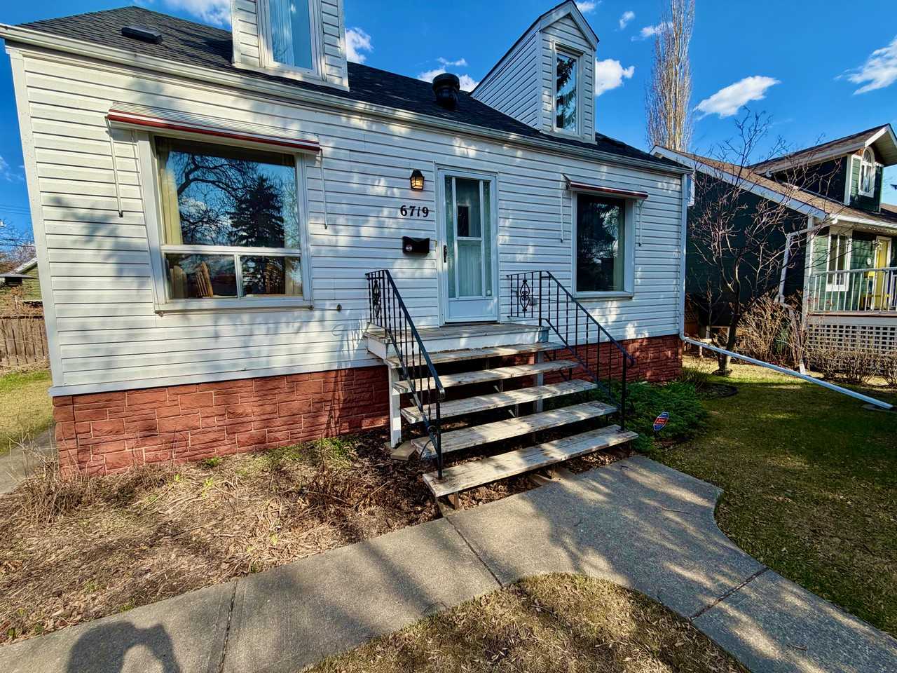 6719 112a St Nw - Photo 2 of 35