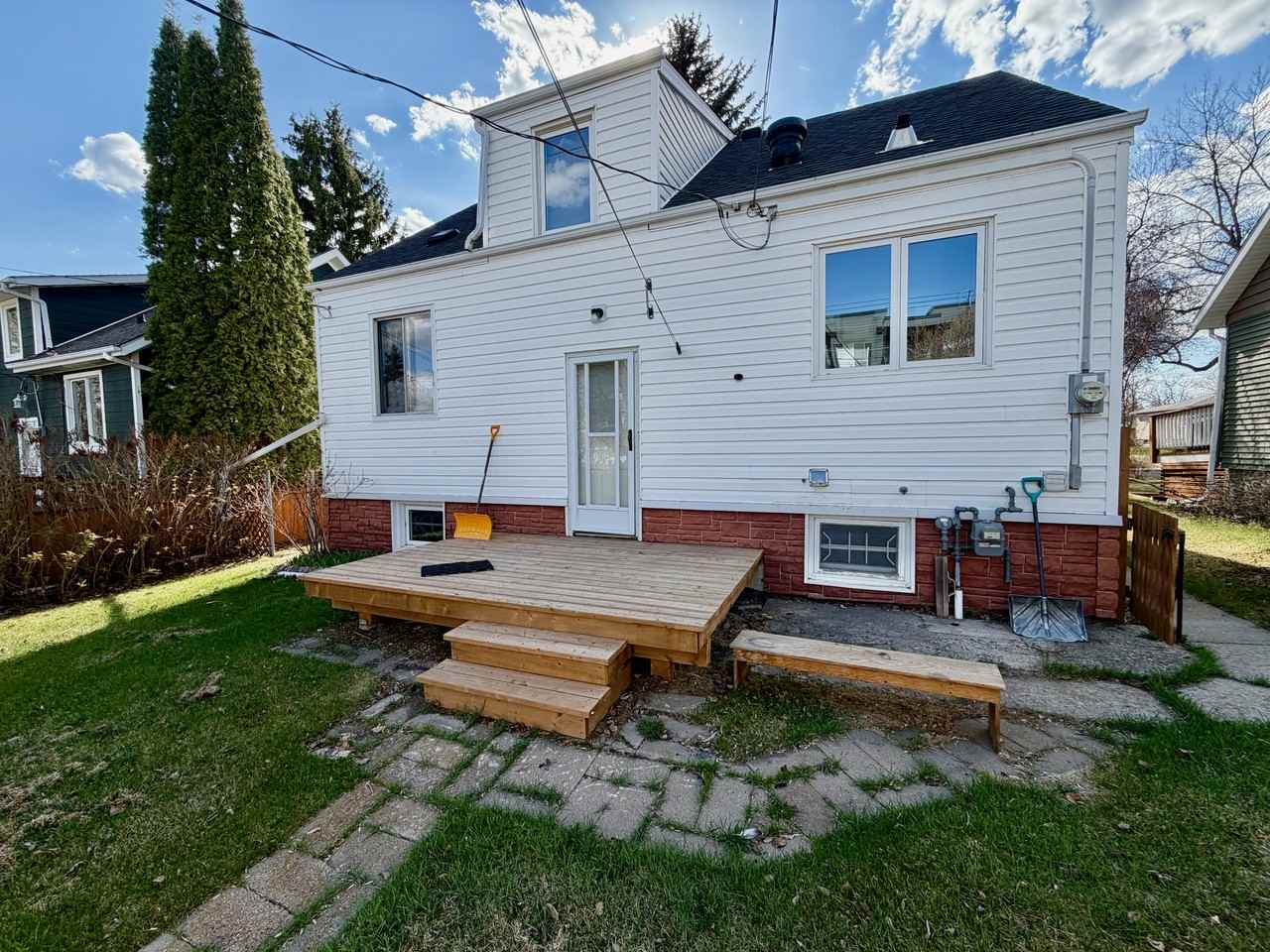 6719 112a St Nw - Photo 3 of 35