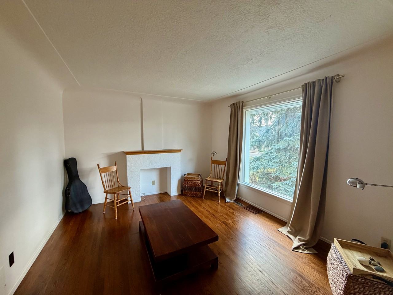 6719 112a St Nw - Photo 5 of 35
