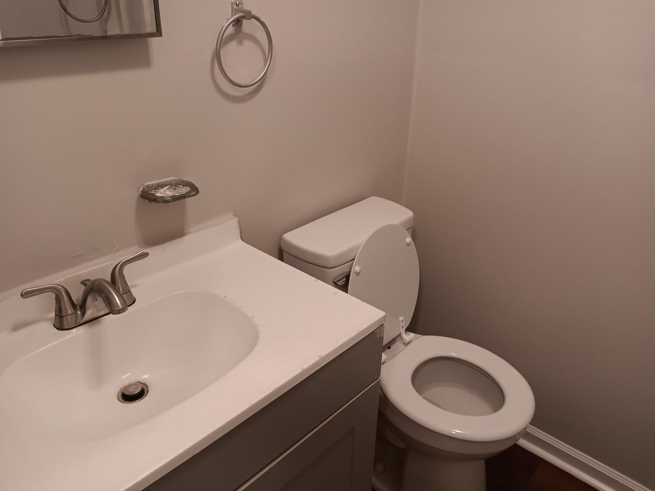 3130 Vestal Pl - Photo 3 of 14