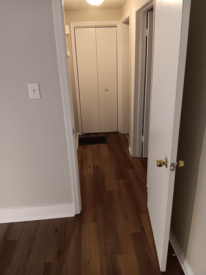 3130 Vestal Pl - Photo 4 of 14