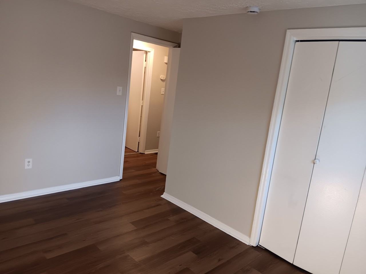 3130 Vestal Pl - Photo 7 of 14