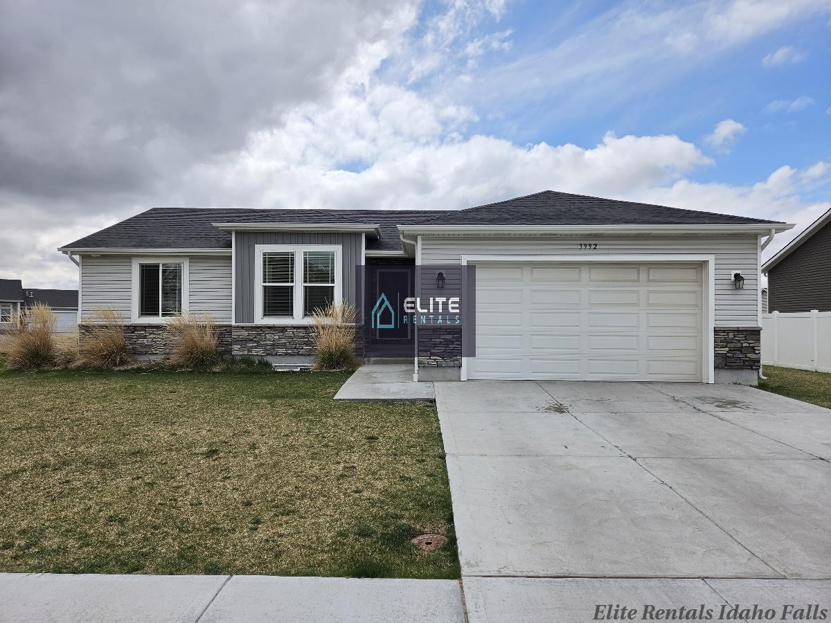 3992 Inglewood Dr - Photo 3 of 22