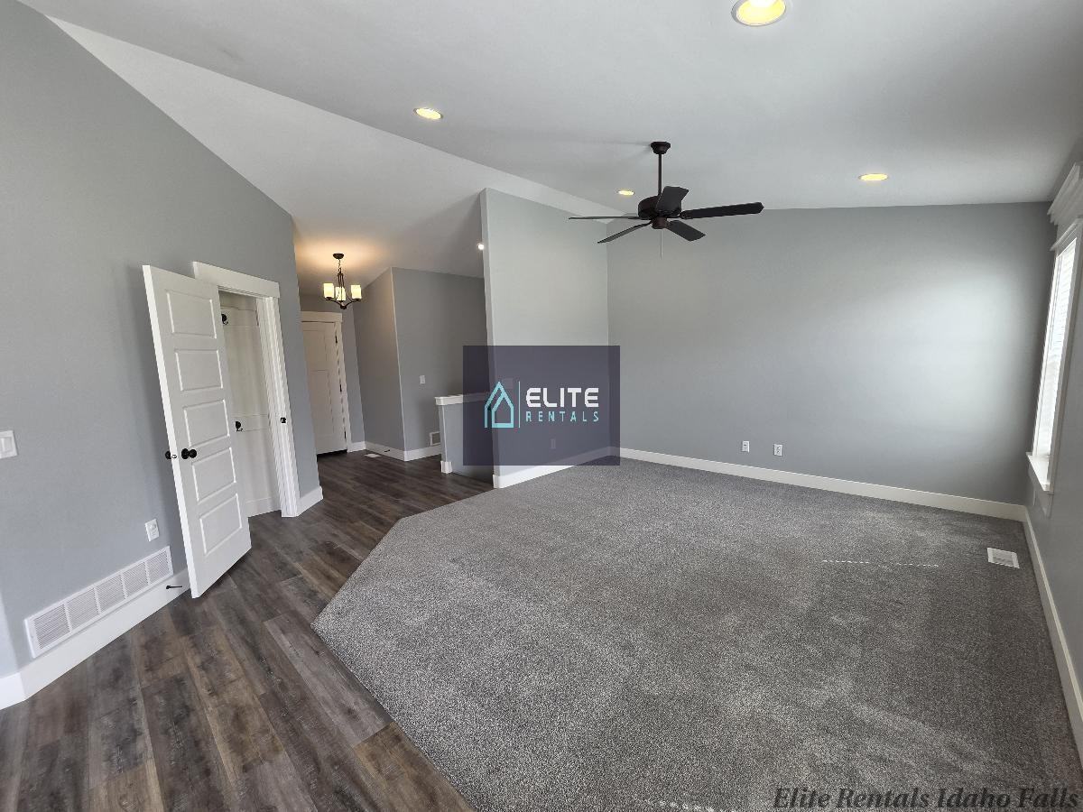 3992 Inglewood Dr - Photo 6 of 22