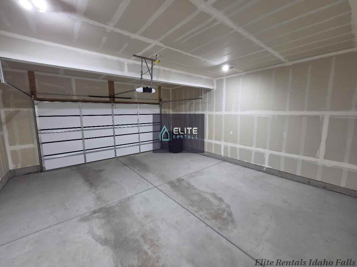 3033 Kalani Ct - Photo 5 of 25