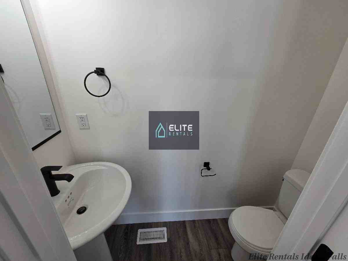 3033 Kalani Ct - Photo 6 of 25