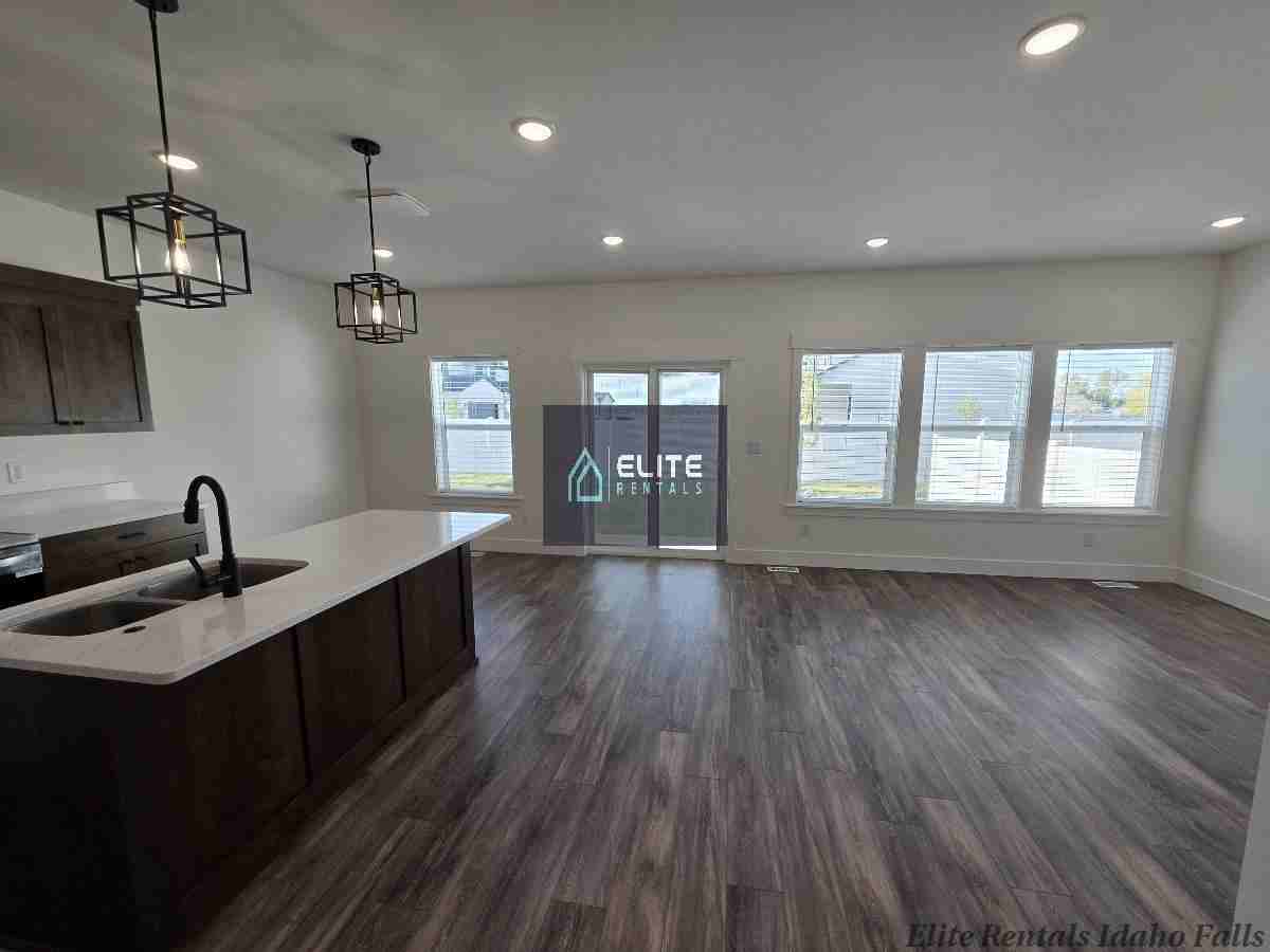 3033 Kalani Ct - Photo 7 of 25