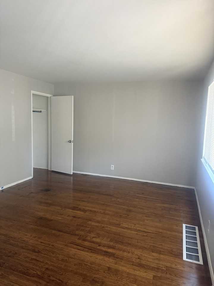 10311 Nashua Dr - Photo 2 of 8