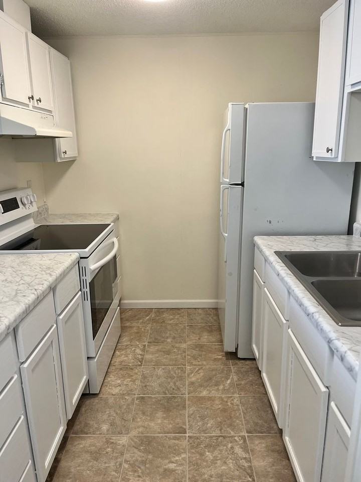 Sutton Place - Photo 6 of 10
