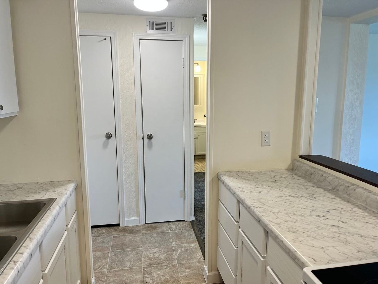 Sutton Place - Photo 7 of 10