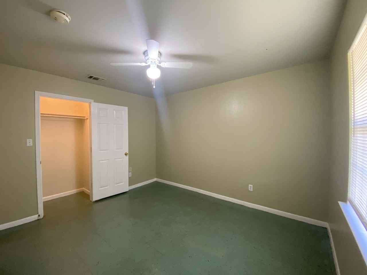 603 Commerce St - Photo 3 of 5