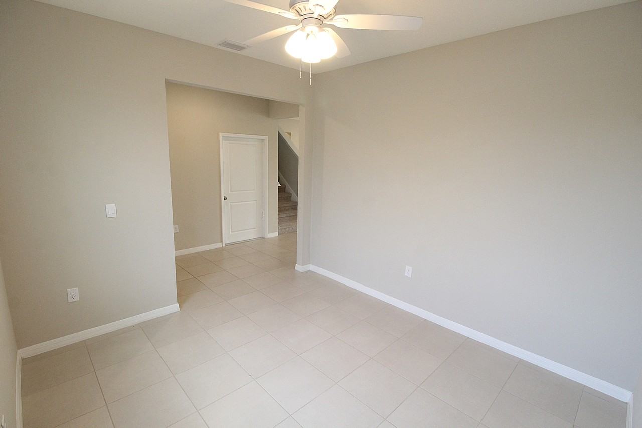 511 158th St E - Photo 3 of 34