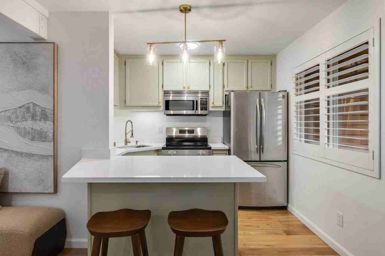 108 Stanford Way - Photo 2 of 11