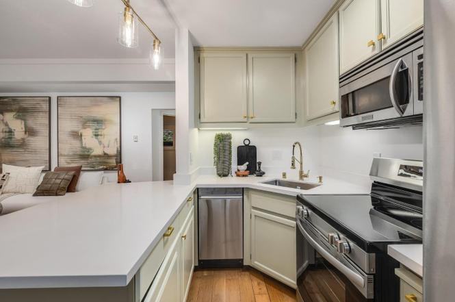 108 Stanford Way - Photo 3 of 11
