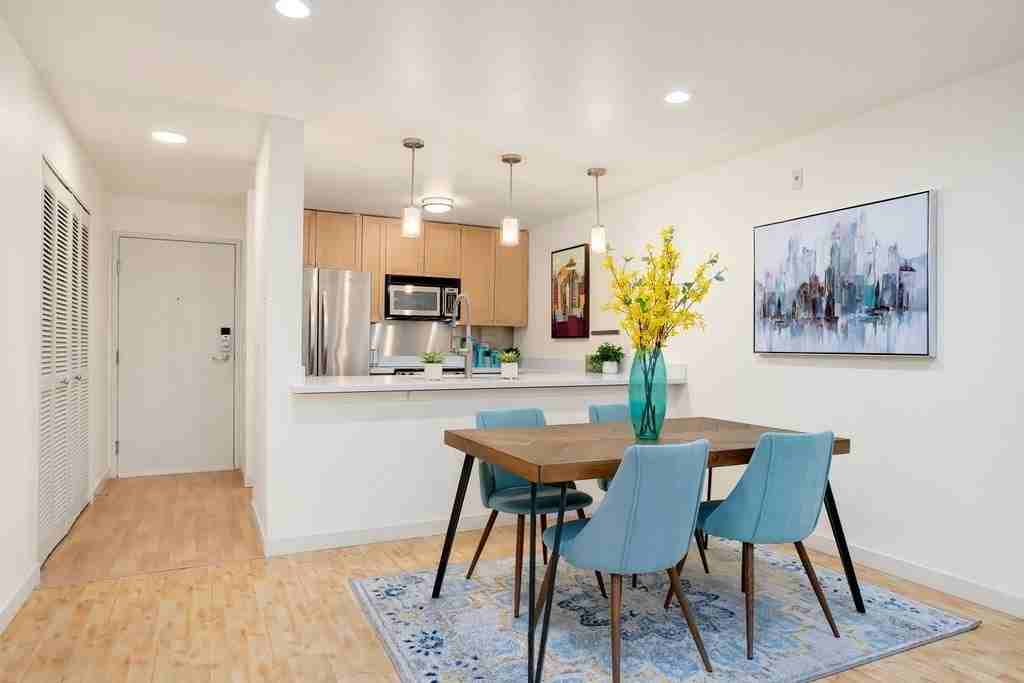 275 W Roy St #103 - Photo 5 of 11