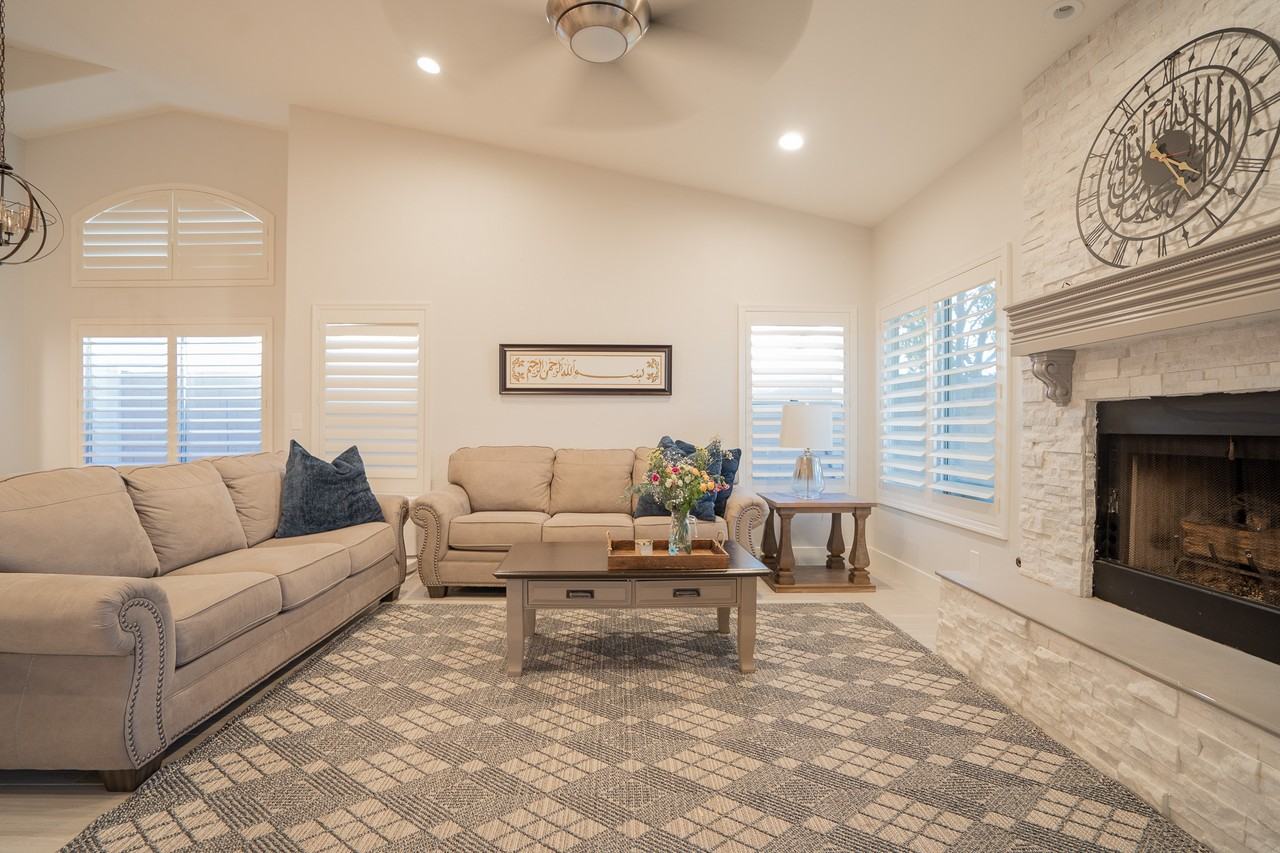 6123 W Louise Dr - Photo 5 of 43