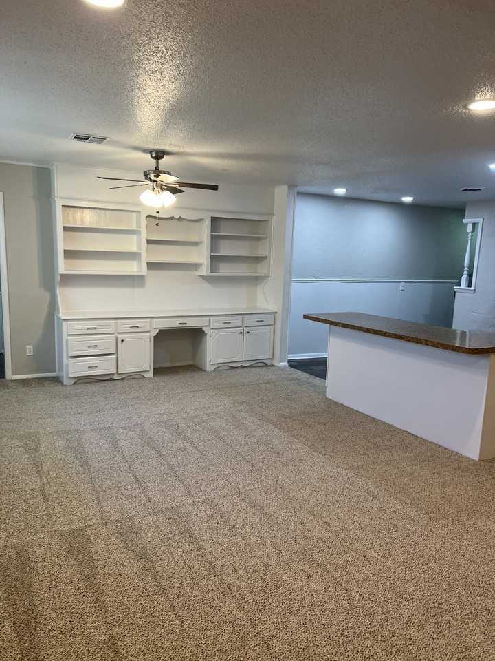 901 Nw 89th St - Photo 4 of 20