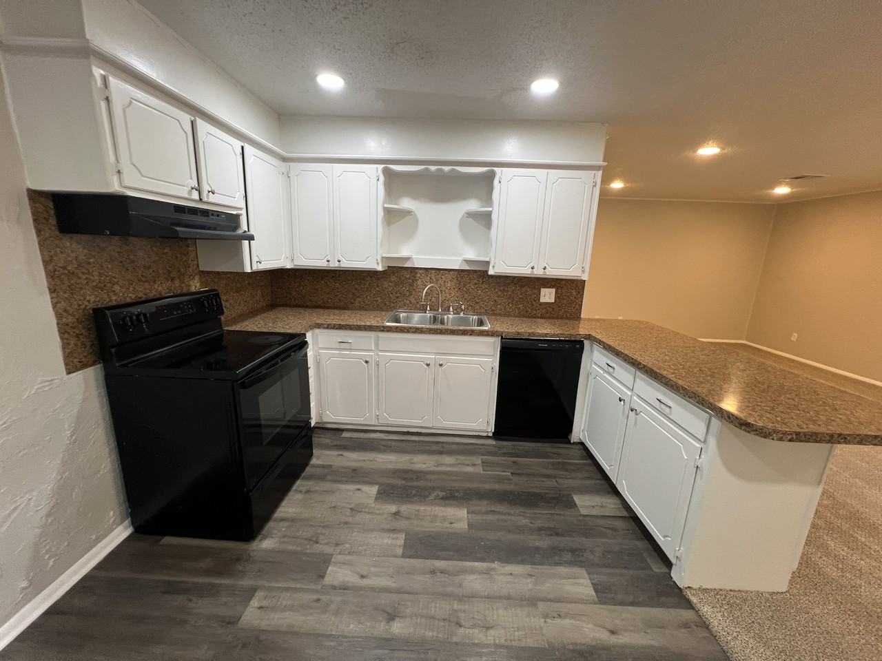 901 Nw 89th St - Photo 6 of 20