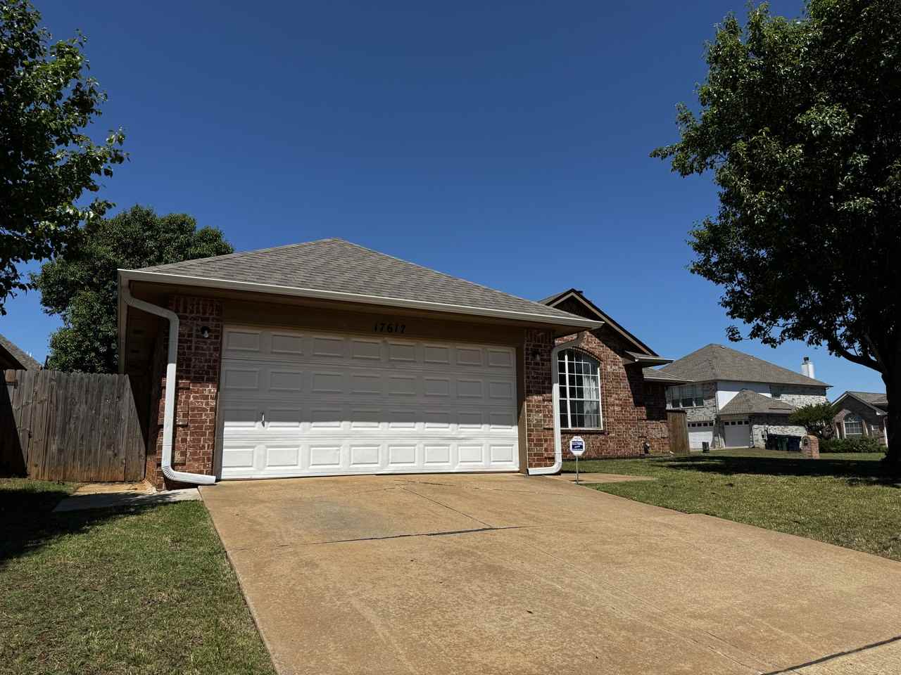 17617 Wain Bridge Ave - Photo 2 of 23
