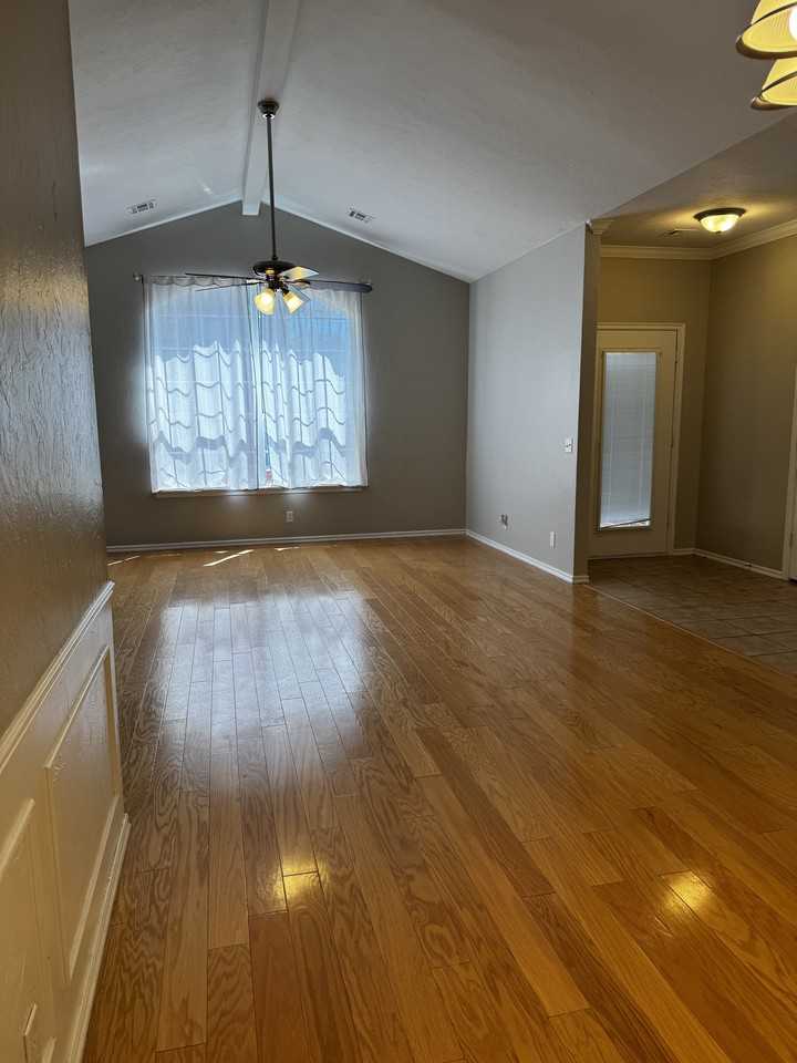 17617 Wain Bridge Ave - Photo 4 of 23