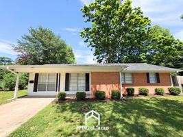 featured image of 2409 Eloise Cir