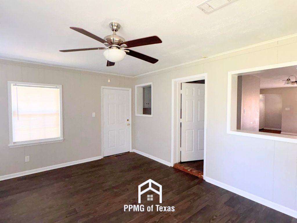2409 Eloise Cir - Photo 3 of 22