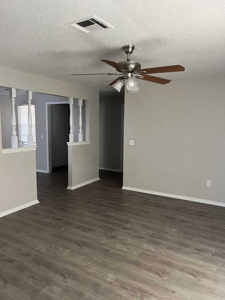 3920 Se 14th St - Photo 3 of 17