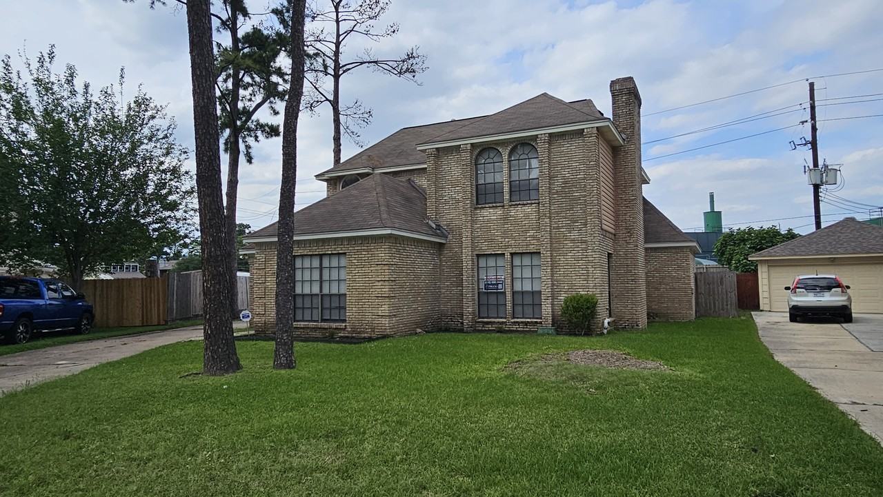 14734 Treborway Dr - Photo 2 of 31