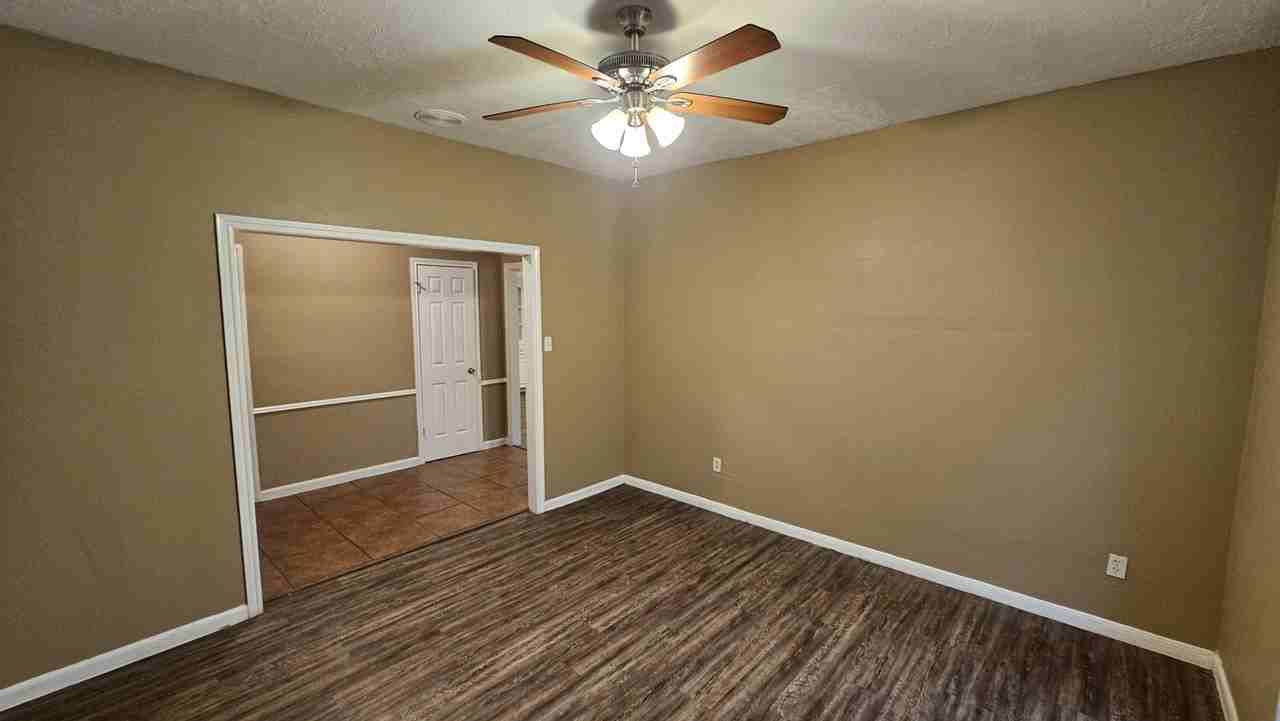 14734 Treborway Dr - Photo 3 of 31